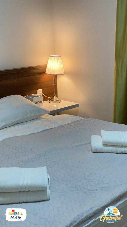 Gabrijel Apartments Makarska 1 المظهر الخارجي الصورة