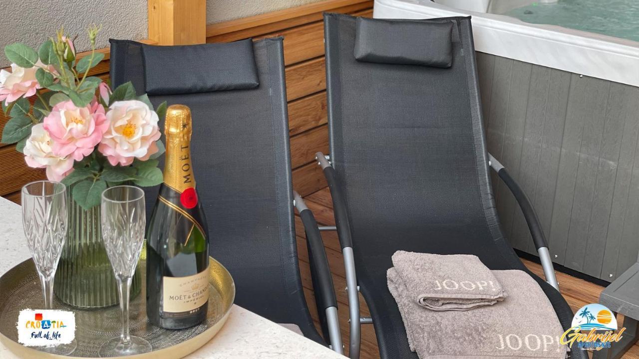 Gabrijel Apartments Makarska 1 المظهر الخارجي الصورة